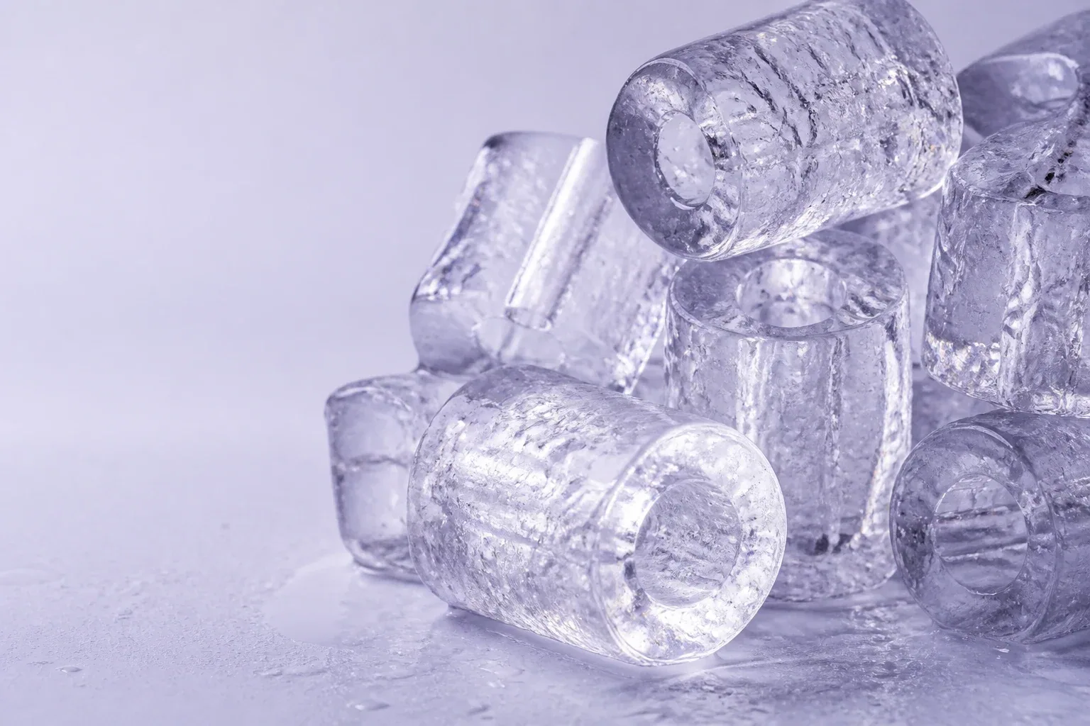 Hielo cristalino con forma cilíndrica
